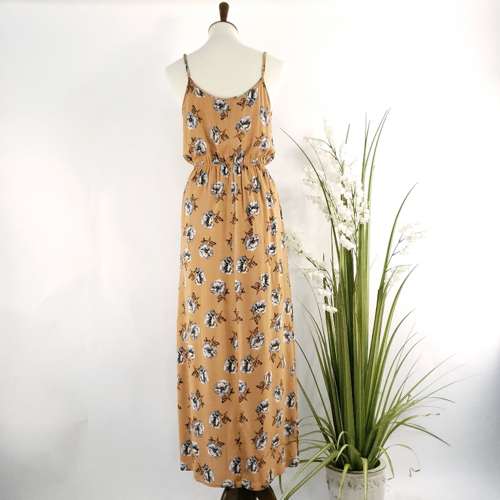 Forever 21 Floral Maxi Dress Size Medium